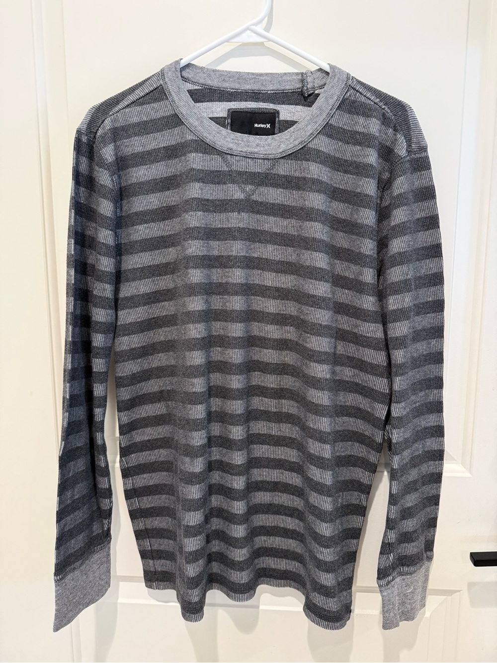 Hurley Gray Striped Thermal Knit Long Sleeve Crewneck Shirt Men's M